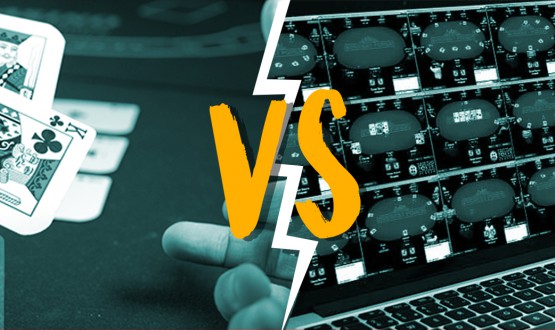 Choosing between live and online poker image